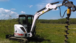 Аренда экскаватора погрузчика с ямобуром в Апатиты цена от 1587 руб